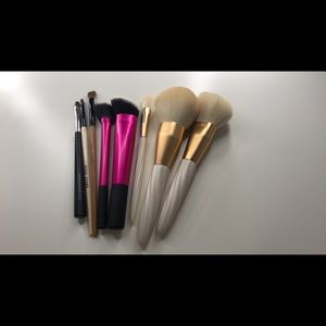 Makeup brushes
